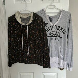 Size large salt Creek premium souvenir apparel floral hoodie